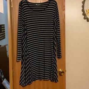 Stylus Long Sleeve MIDI Dress